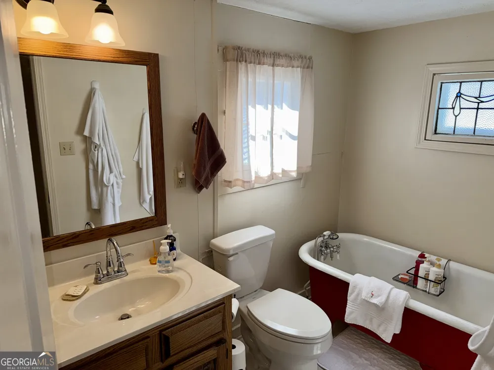 222 Church ST Elberton, GA 30635