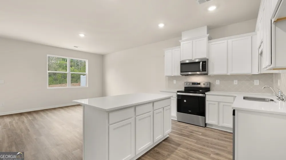 212 Kenmore CIR Perry, GA 31069