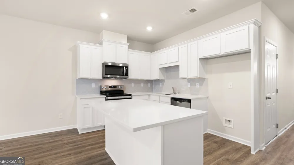 214 Kenmore CIR Perry, GA 31069