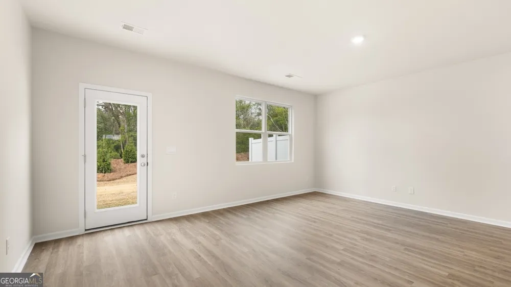 214 Kenmore CIR Perry, GA 31069