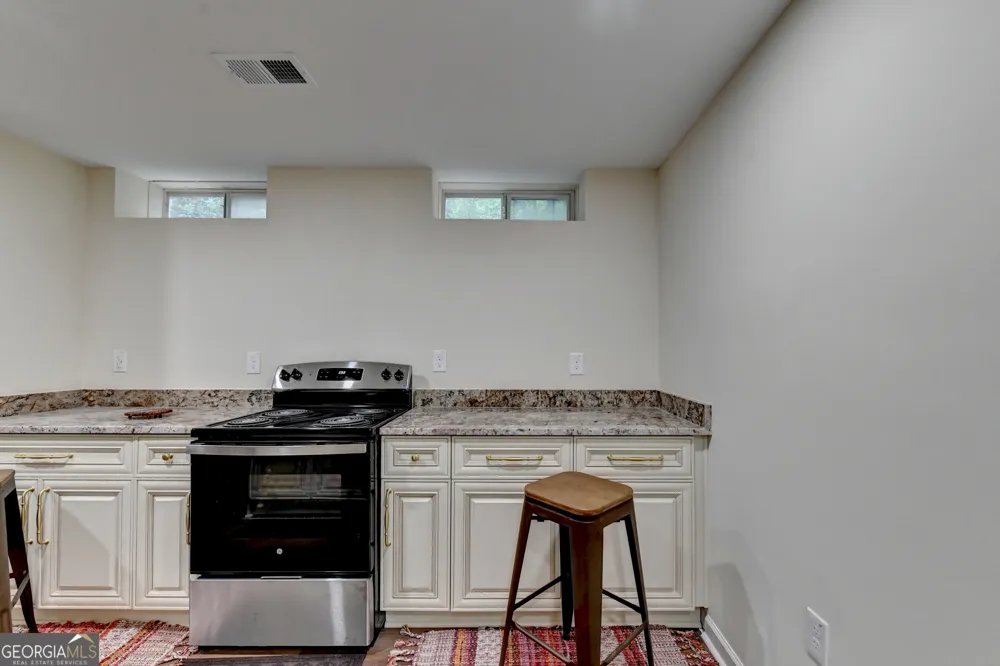 3260 Wood Springs TRCE Lilburn, GA 30047