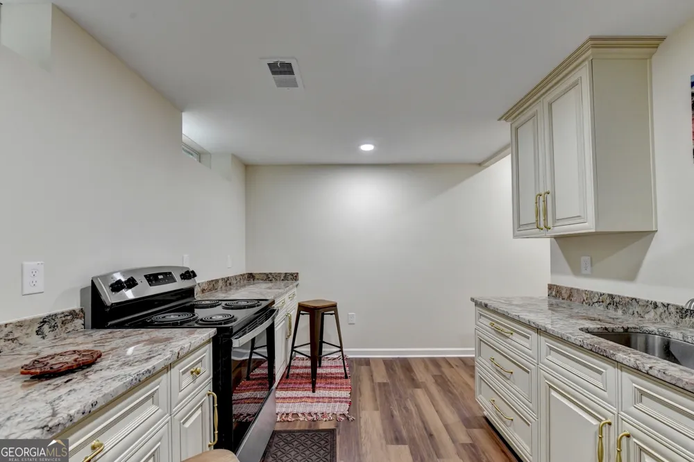 3260 Wood Springs TRCE Lilburn, GA 30047