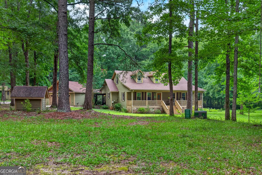 697 John Lovelace RD LaGrange, GA 30241