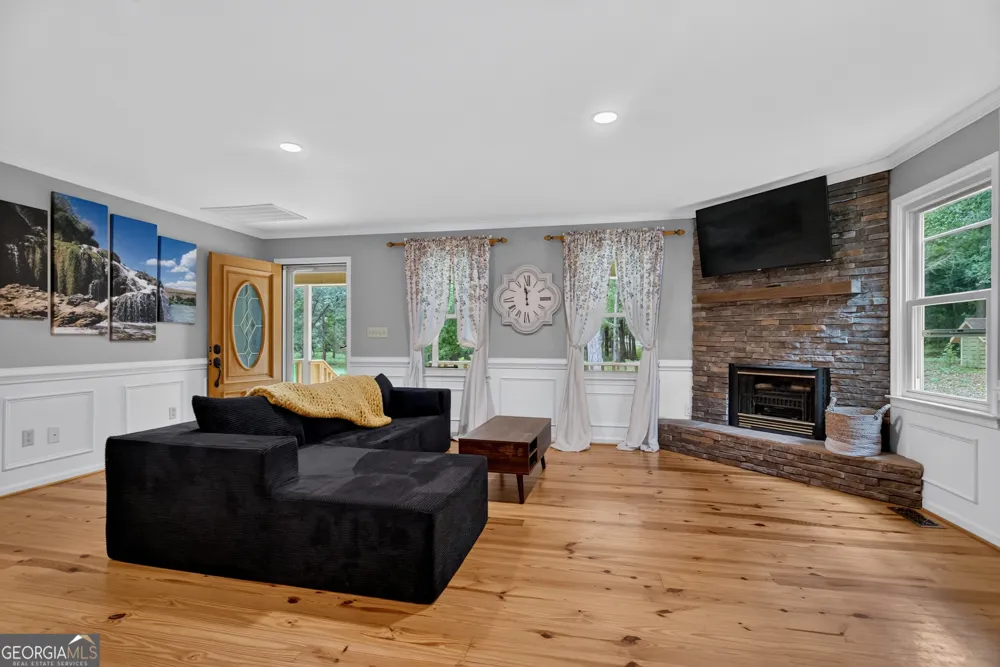 697 John Lovelace RD LaGrange, GA 30241
