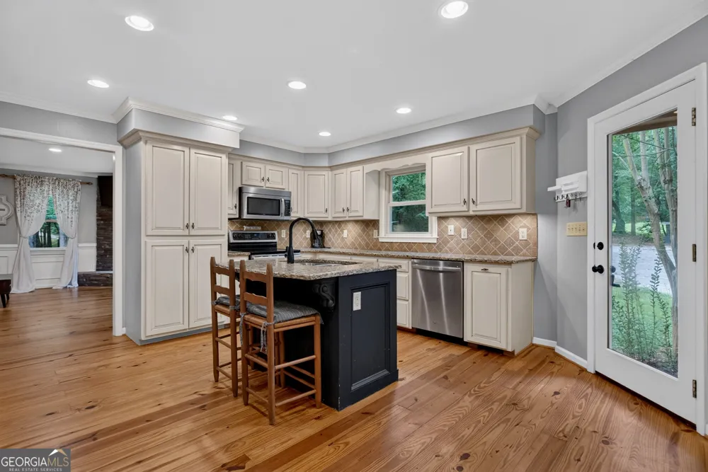 697 John Lovelace RD LaGrange, GA 30241