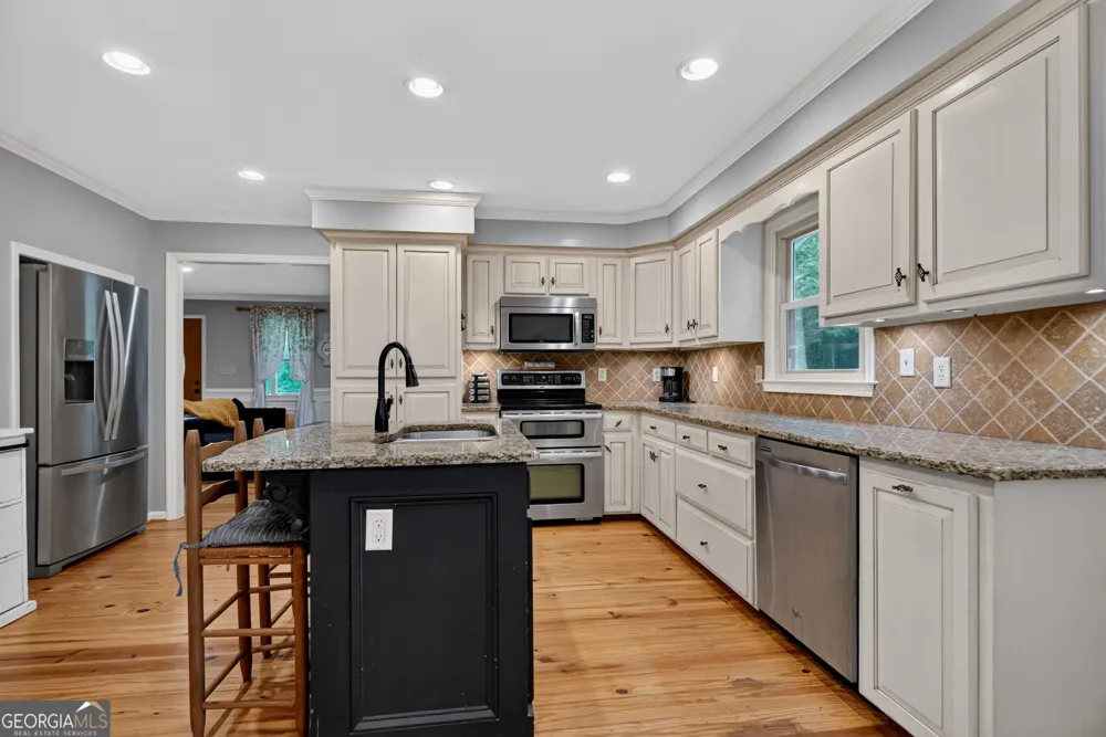 697 John Lovelace RD LaGrange, GA 30241