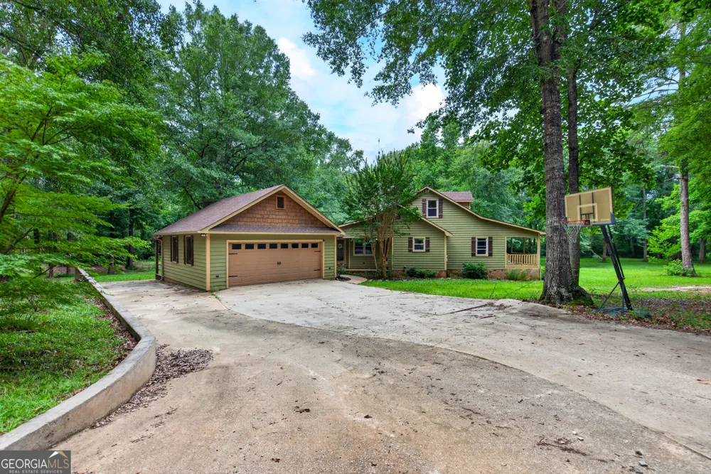 697 John Lovelace RD LaGrange, GA 30241