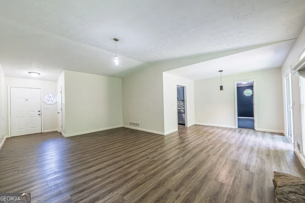2100 Whitebluff WAY NE Buford, GA 30519