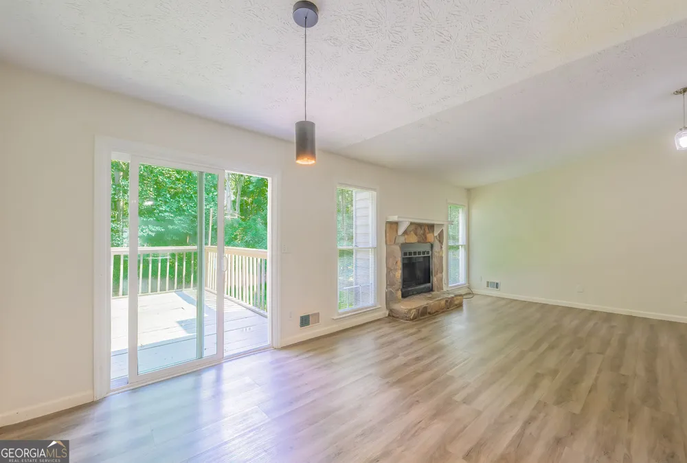 2100 Whitebluff WAY NE Buford, GA 30519