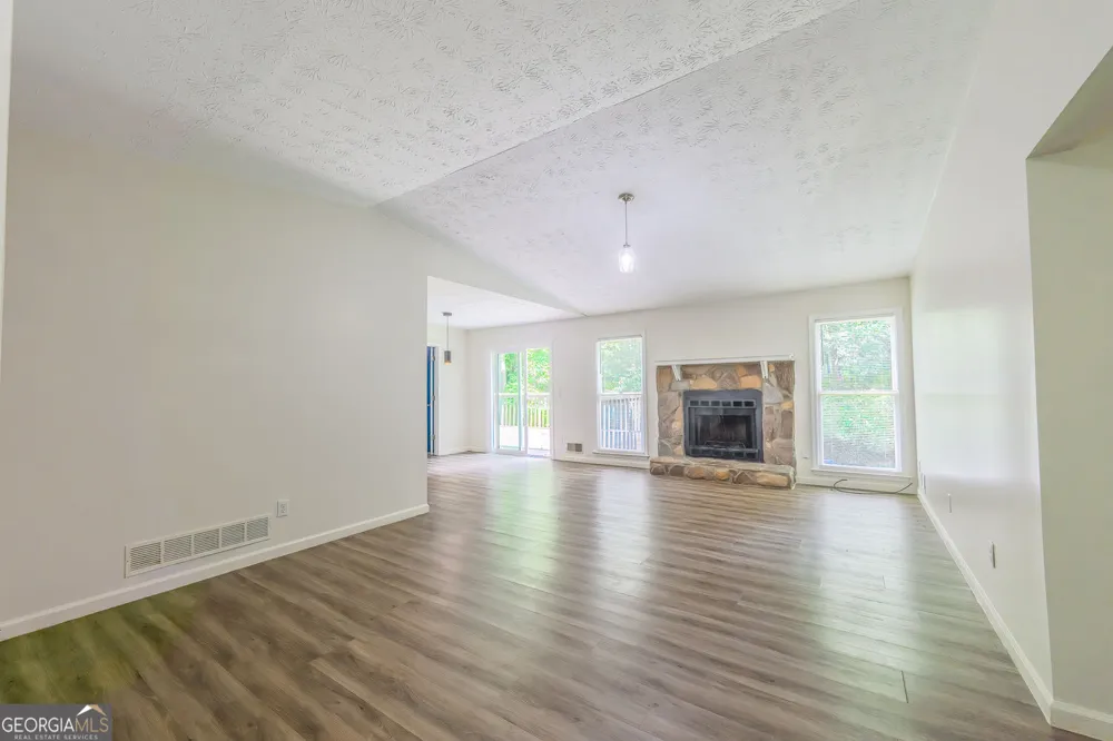 2100 Whitebluff WAY NE Buford, GA 30519