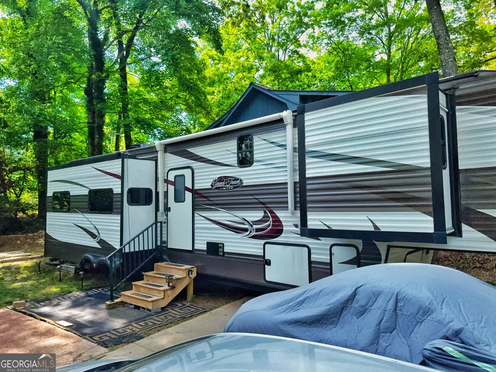 1085 Mountain Shadows DR Cleveland, GA 30528