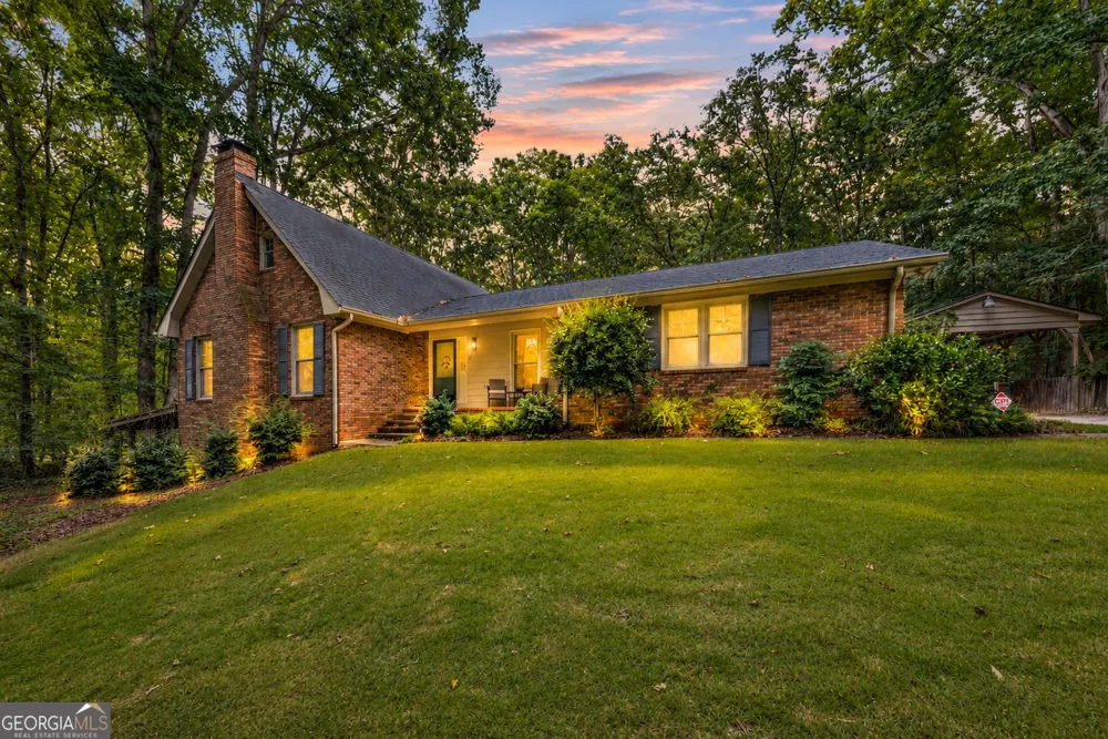 1761 Robinhood RD Watkinsville, GA 30677
