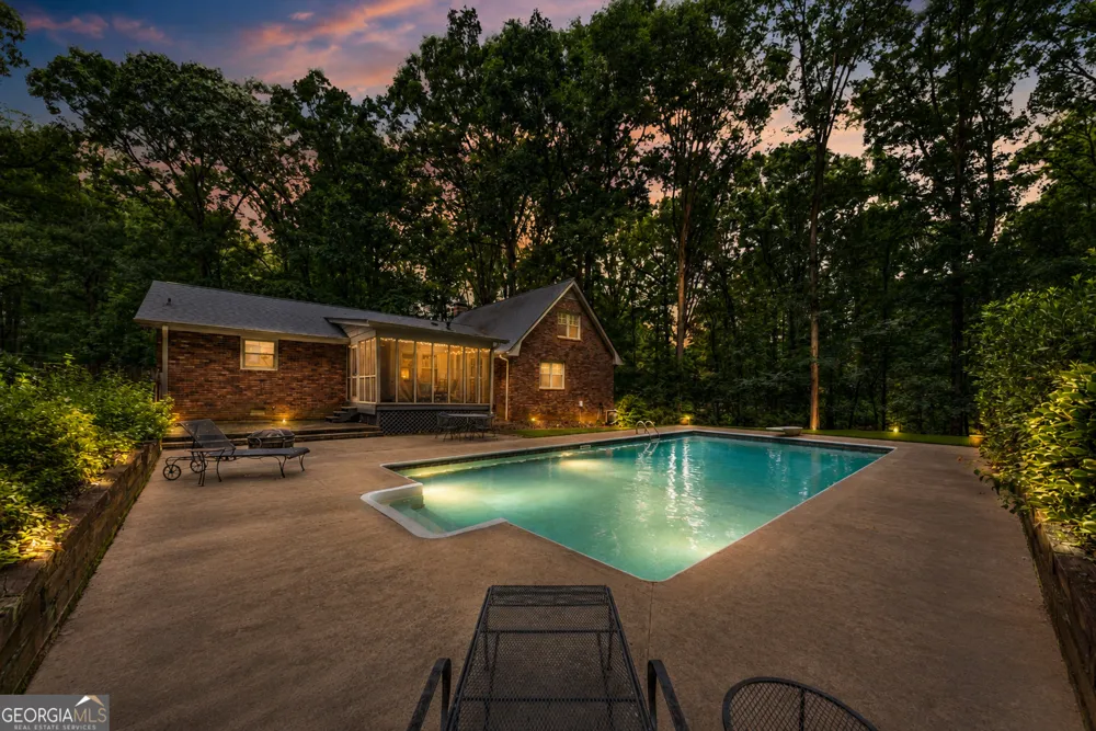 1761 Robinhood RD Watkinsville, GA 30677