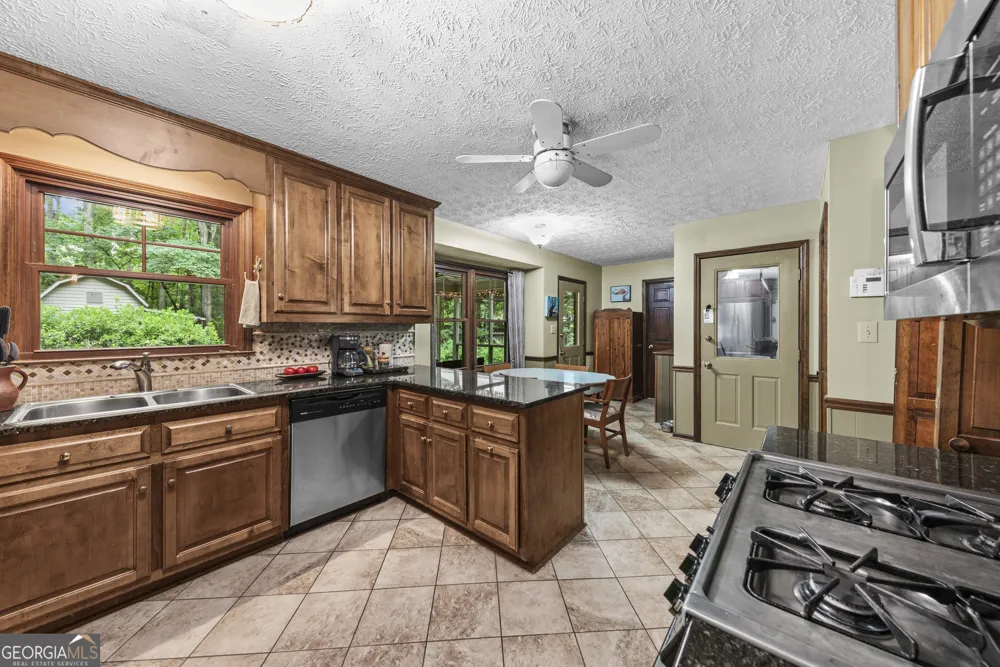 1761 Robinhood RD Watkinsville, GA 30677