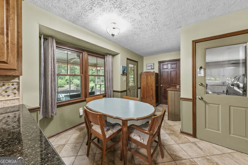 1761 Robinhood RD Watkinsville, GA 30677