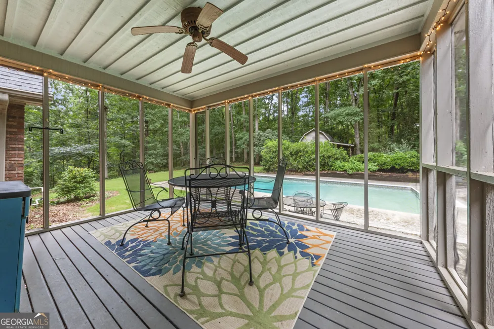1761 Robinhood RD Watkinsville, GA 30677