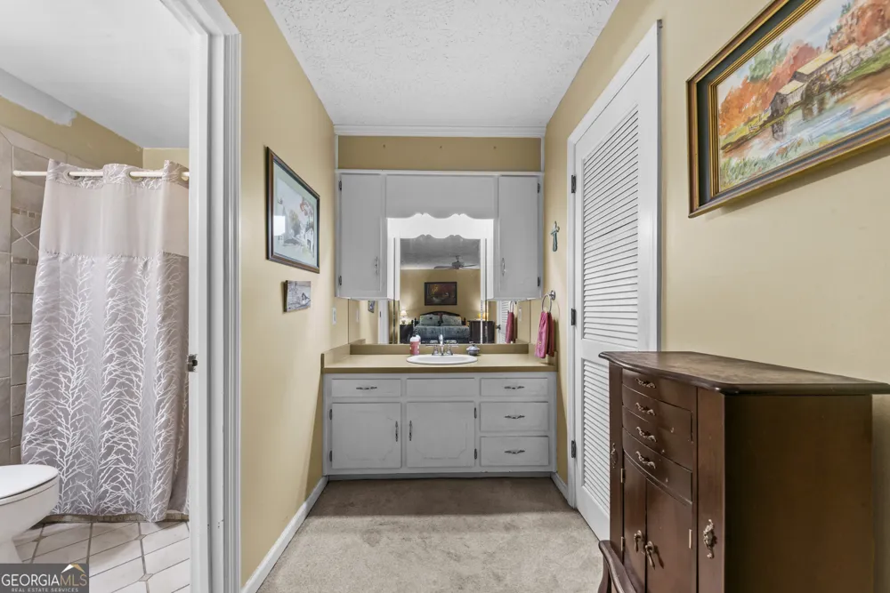 1761 Robinhood RD Watkinsville, GA 30677