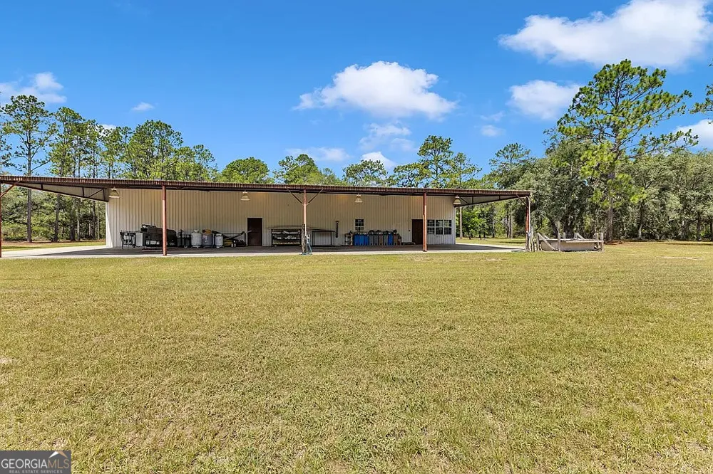 6501 Harley TRL Blackshear, GA 31516