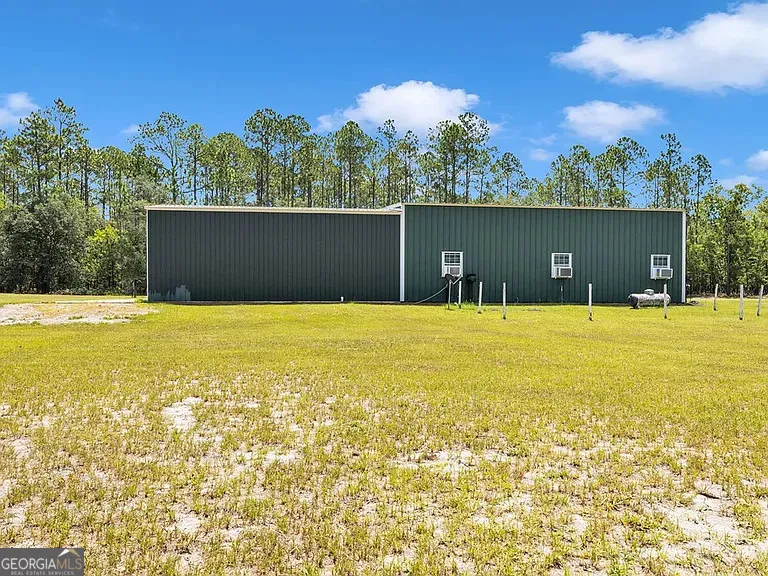 6501 Harley TRL Blackshear, GA 31516
