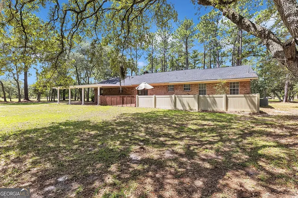 6501 Harley TRL Blackshear, GA 31516