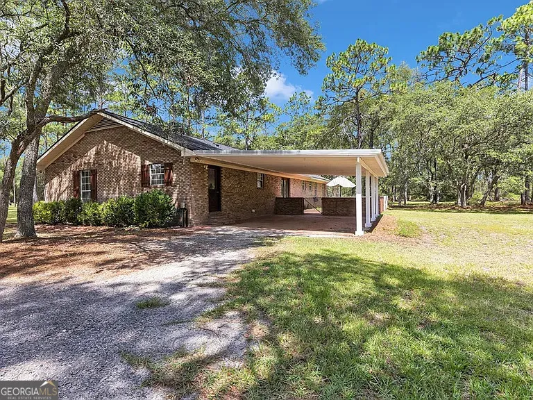 6501 Harley TRL Blackshear, GA 31516