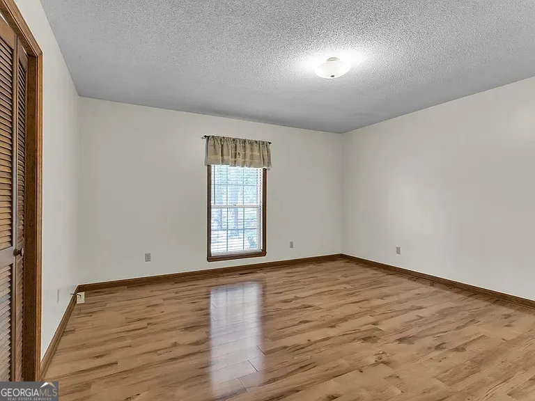 6501 Harley TRL Blackshear, GA 31516