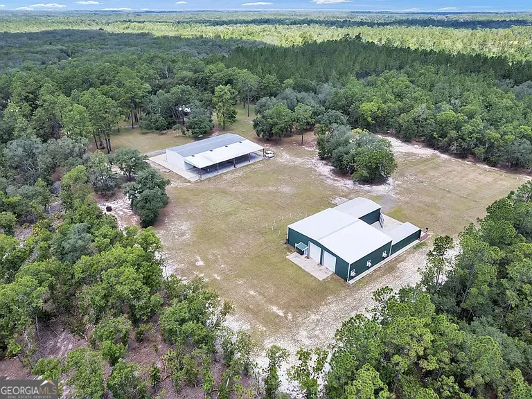 6501 Harley TRL Blackshear, GA 31516
