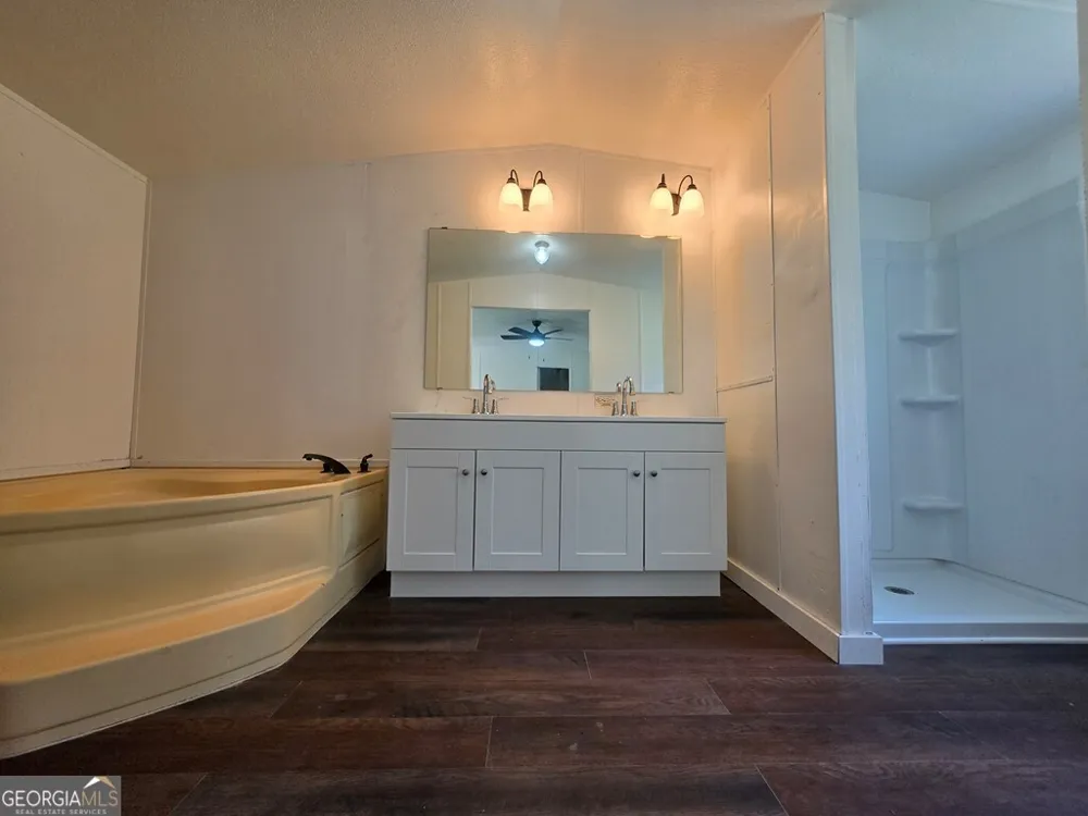 3889 Jacobs DR Blackshear, GA 31516