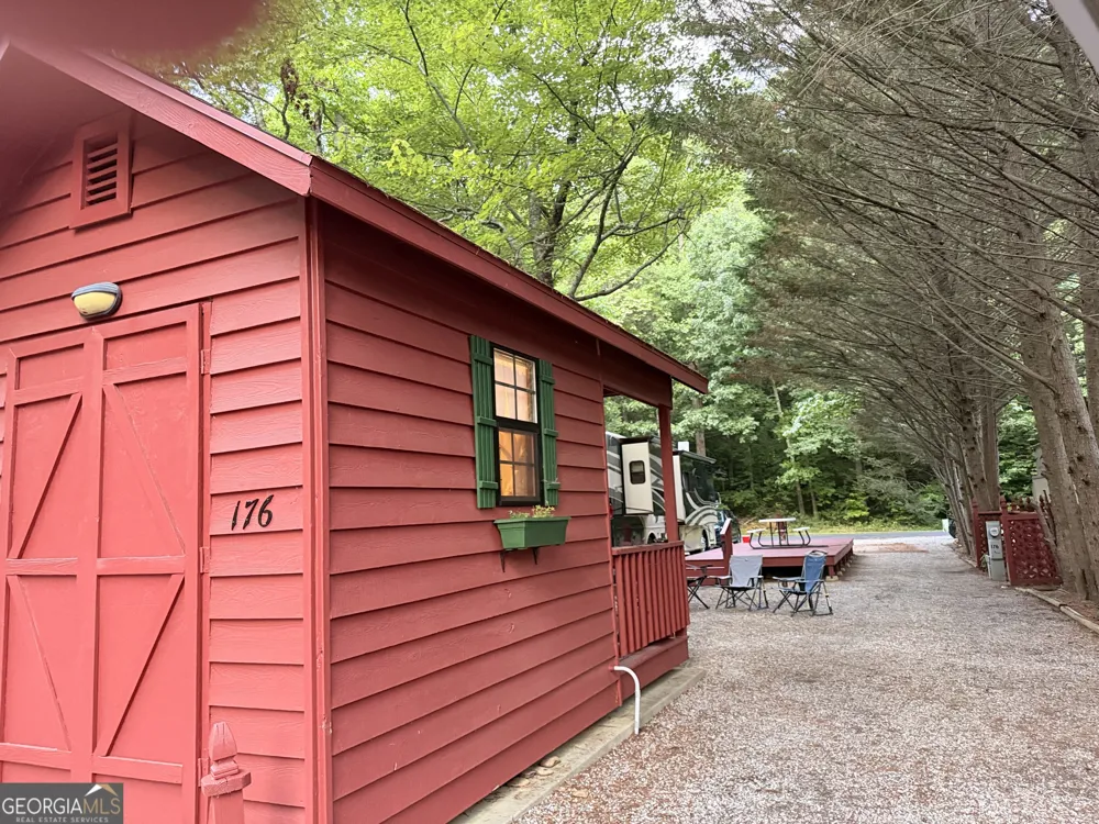 496 Hidden Valley RD Cleveland, GA 30528