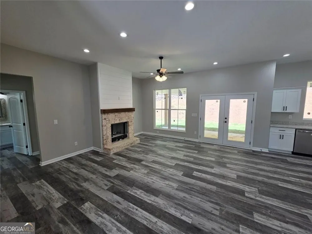352 Oak TRCE W Jasper, GA 30143
