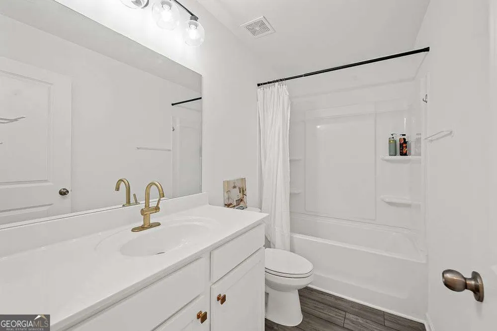 922 Edwin LN Sugar Hill, GA 30518