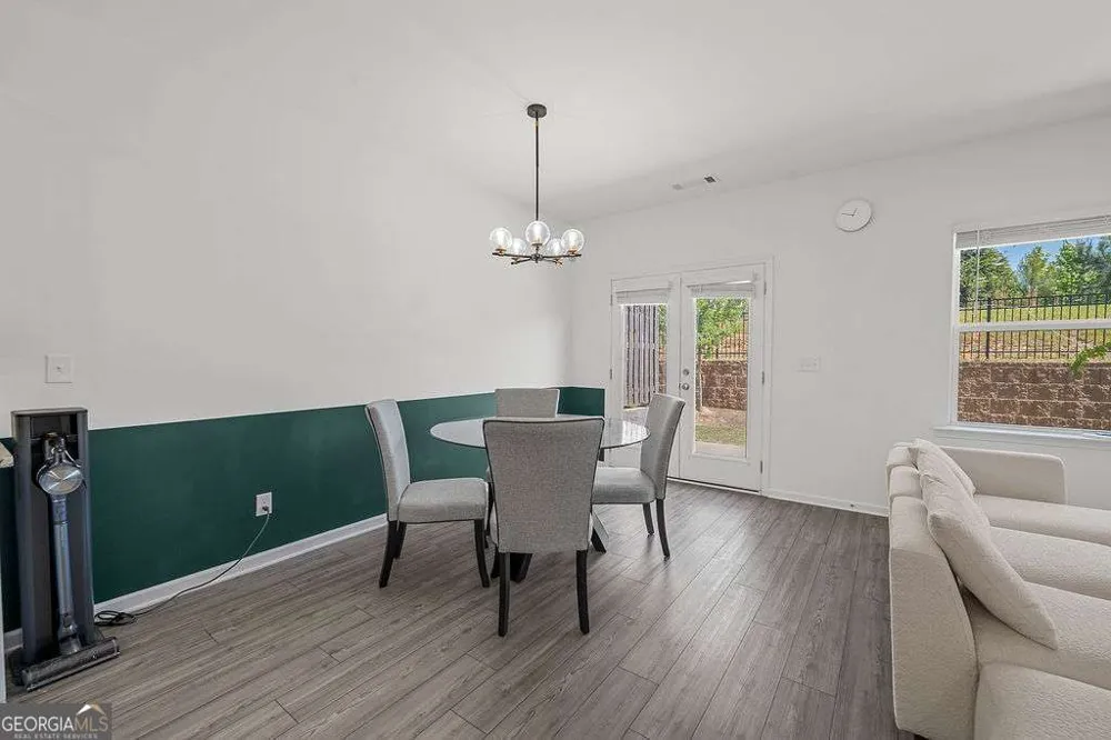 922 Edwin LN Sugar Hill, GA 30518
