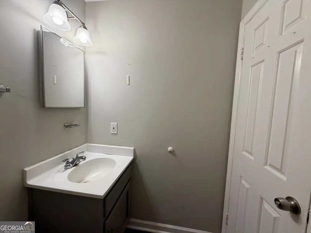 397 Patrick Henry CT Riverdale, GA 30274