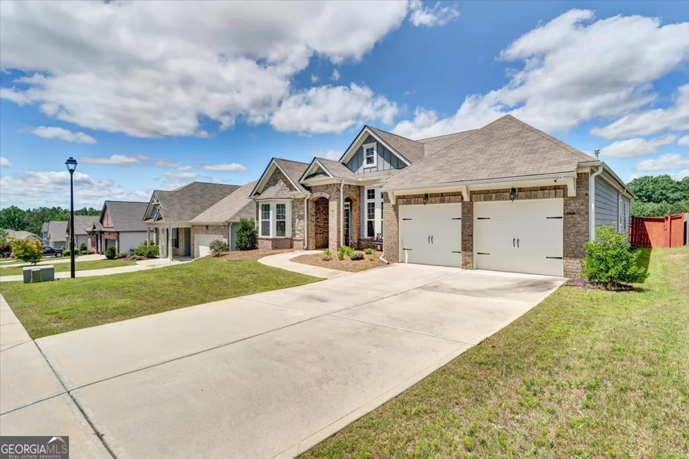 810 Codex DR Fairburn, GA 30213