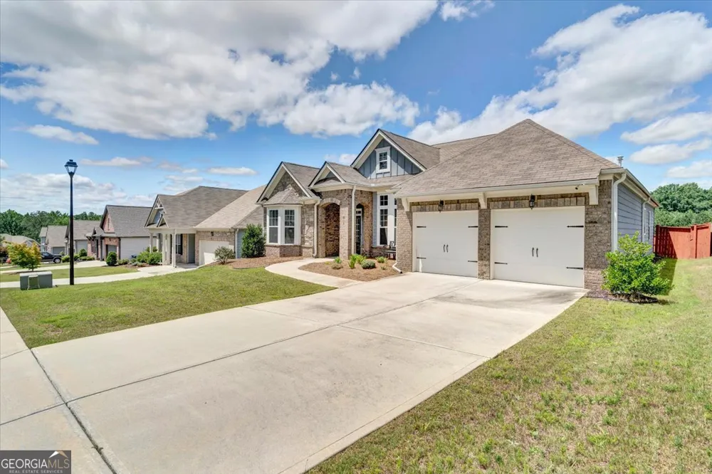 810 Codex DR Fairburn, GA 30213