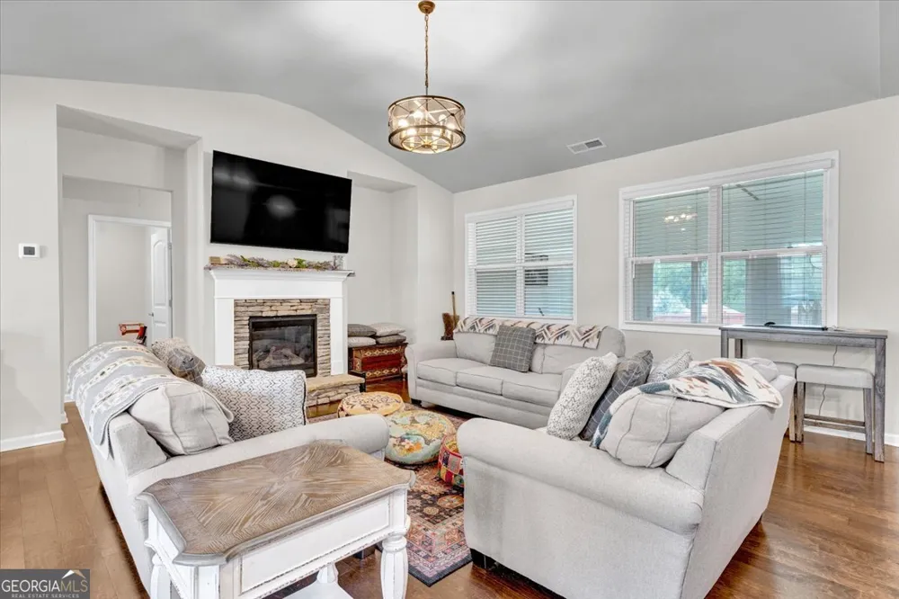 810 Codex DR Fairburn, GA 30213