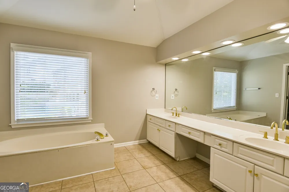 185 Gainford CT Johns Creek, GA 30097