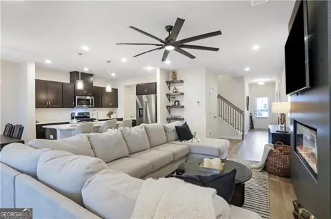 1170 Chastain DR