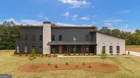 112 Summit LN