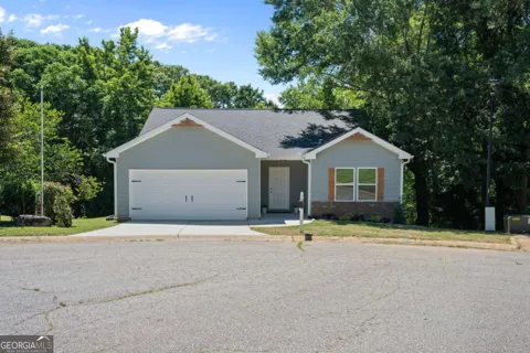 135 Tyrus LN