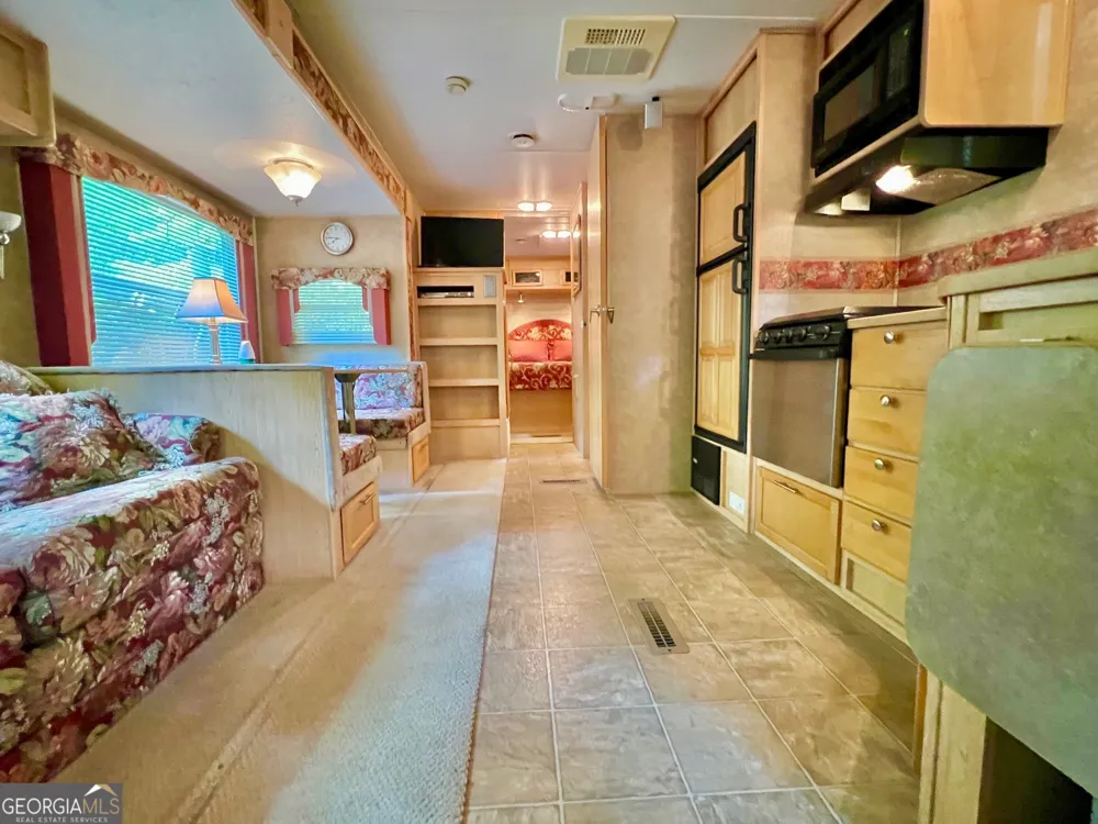 28 11th ST Ellijay, GA 30540