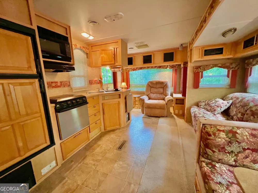 28 11th ST Ellijay, GA 30540