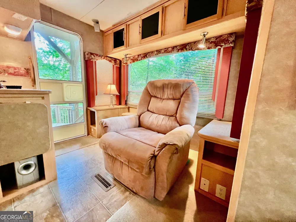 28 11th ST Ellijay, GA 30540