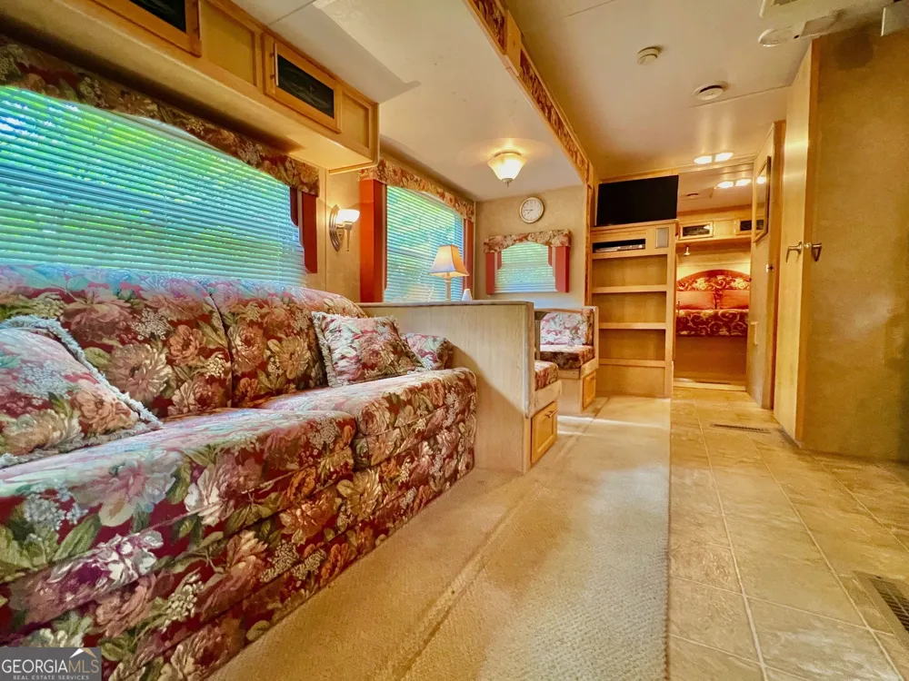 28 11th ST Ellijay, GA 30540