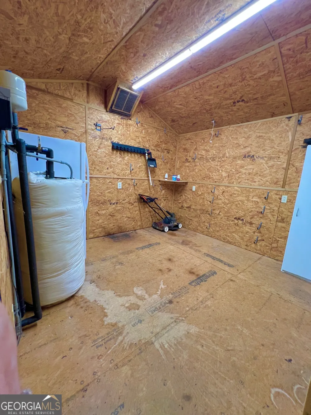 28 11th ST Ellijay, GA 30540