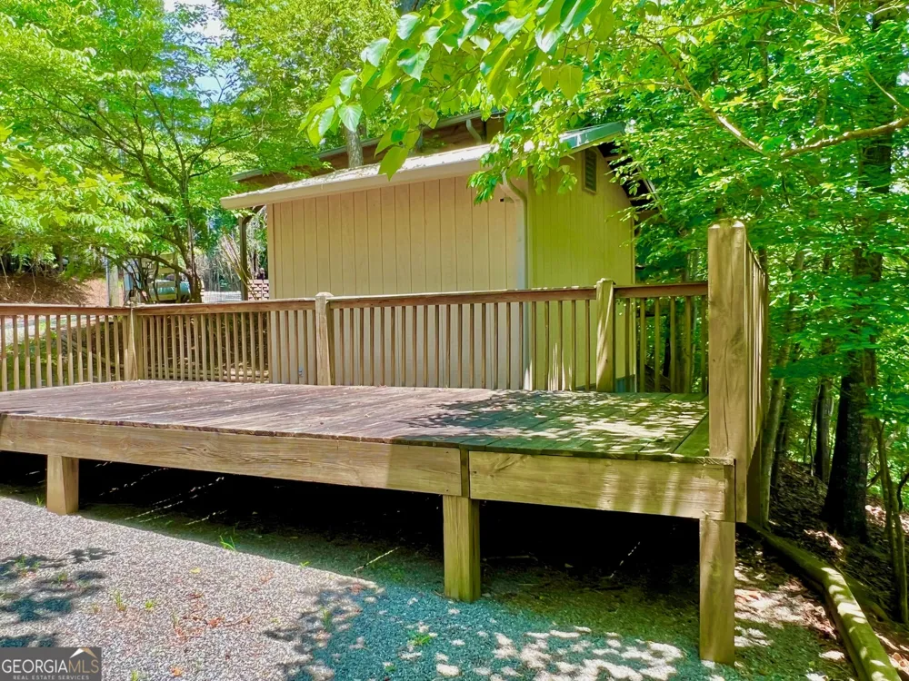 28 11th ST Ellijay, GA 30540