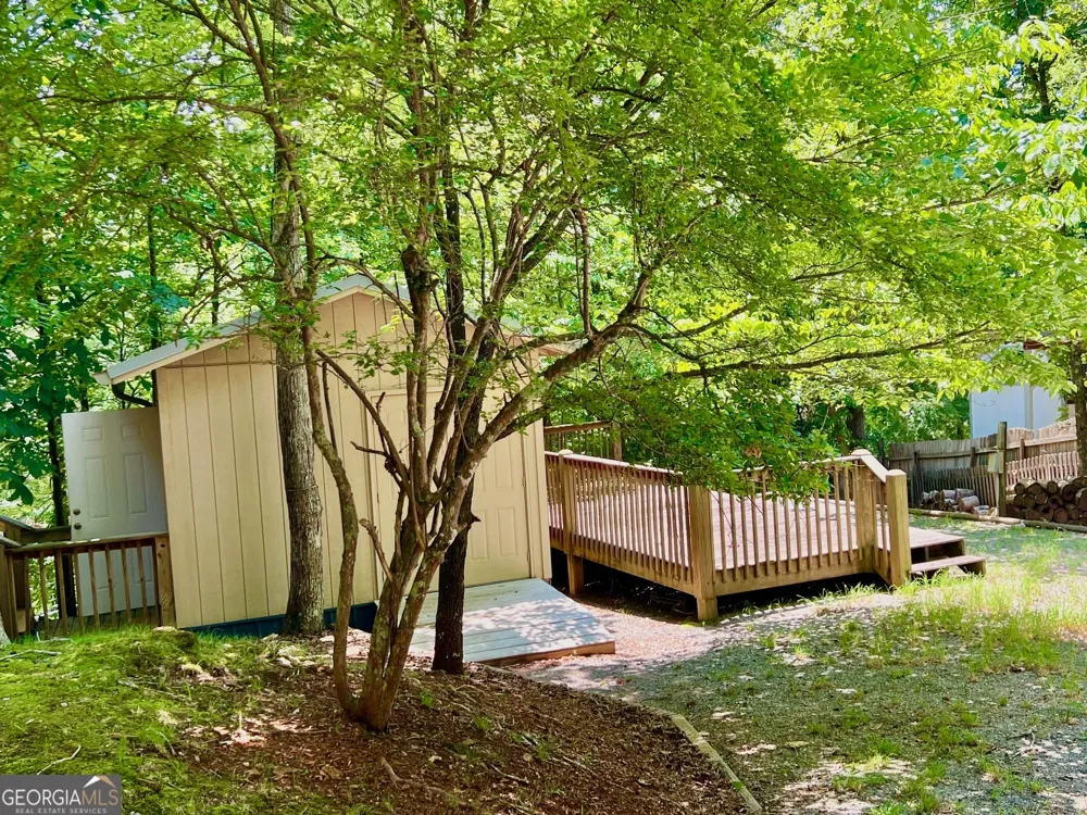 28 11th ST Ellijay, GA 30540