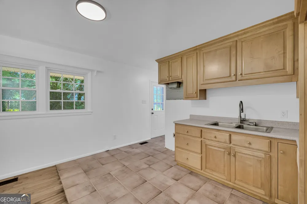 295 Vista DR Athens, GA 30605