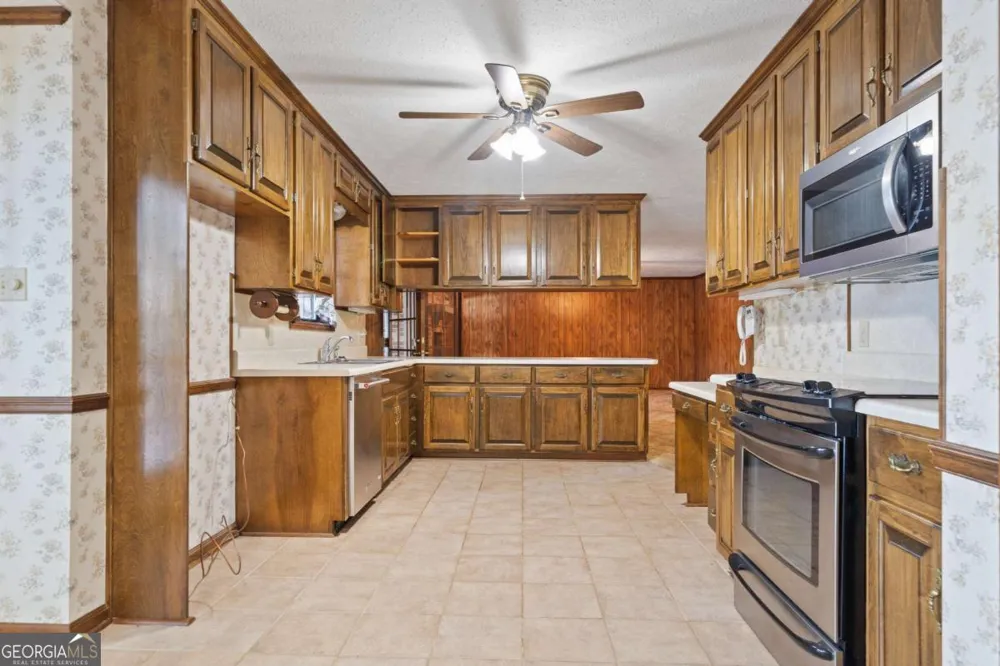 188 South Steel Bridge RD SE Eatonton, GA 31024