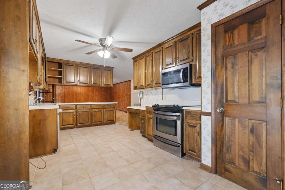188 South Steel Bridge RD SE Eatonton, GA 31024